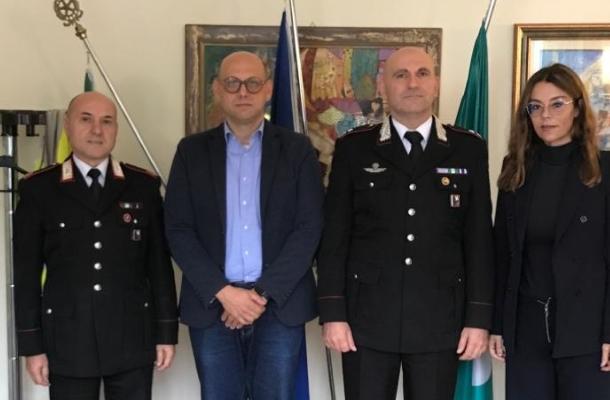 il comandante della compagnia carabinieri di legnano in visita al comune di parabiago legnanonews