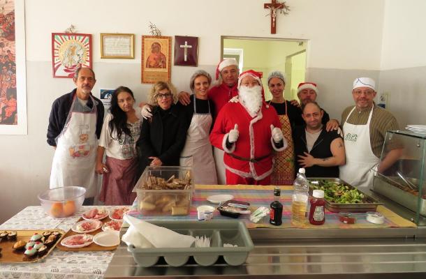 Pasti Di Natale.Mensa Dei Poveri Accolti 60 Indigenti Al Pranzo Di Natale Legnanonews